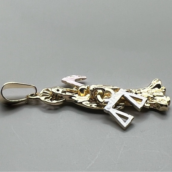 New Santa Muerte Grim Reaper Holy Death Skeleton Gold Tone Pendant Charm - Picture 3 of 5